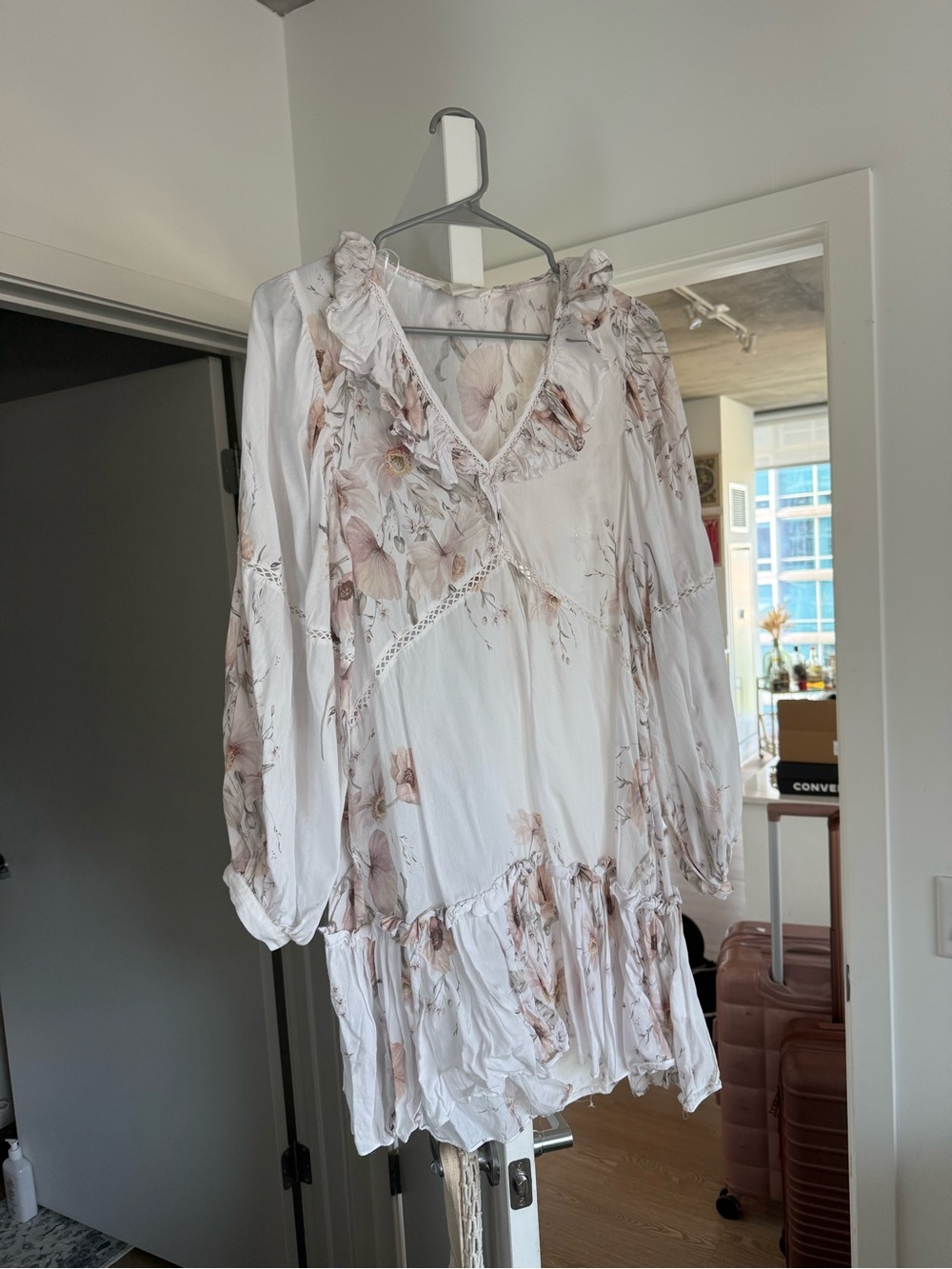 H&M White Floral Long Sleeve Ruffle Dress